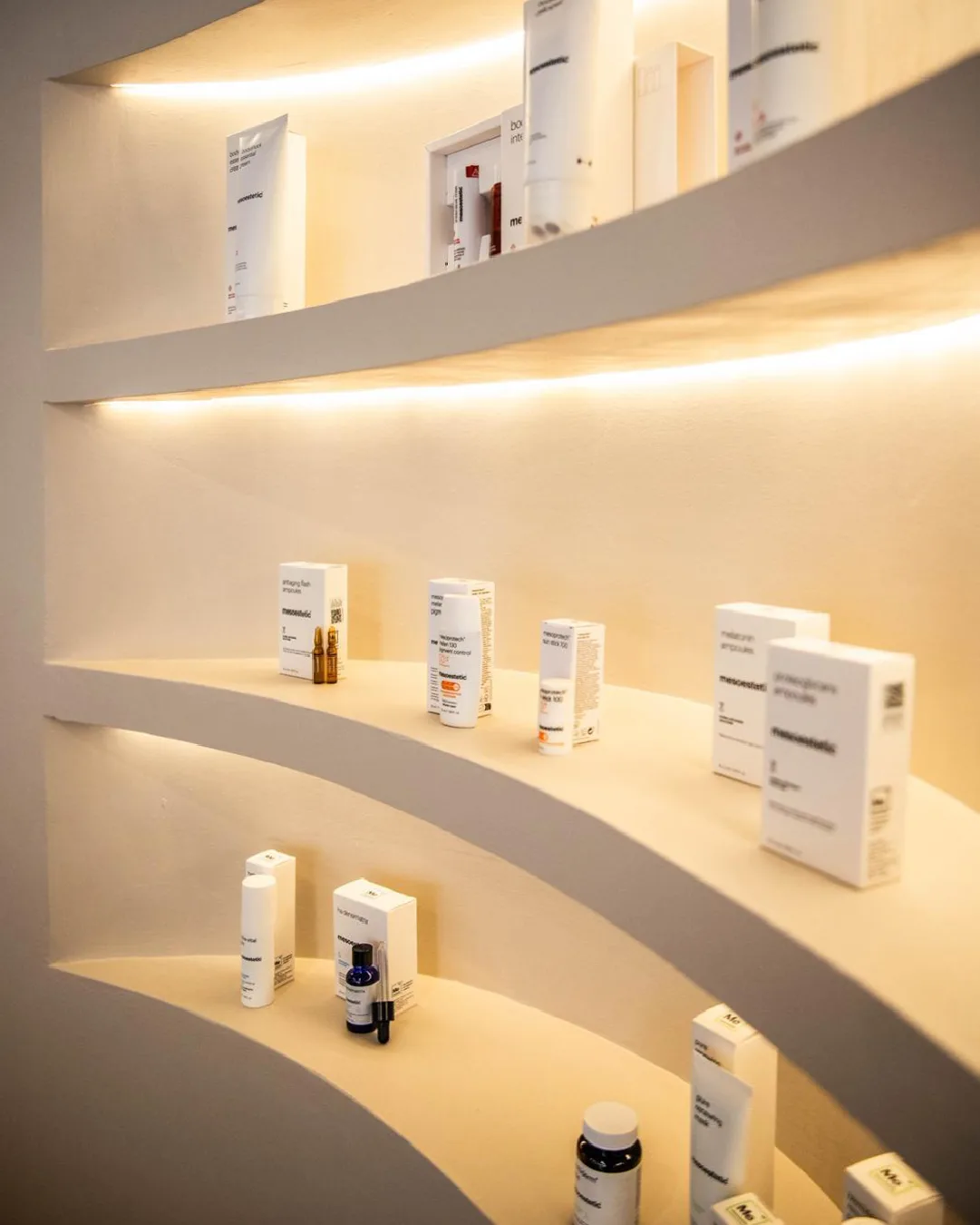 BEAUTY CENTER — 02