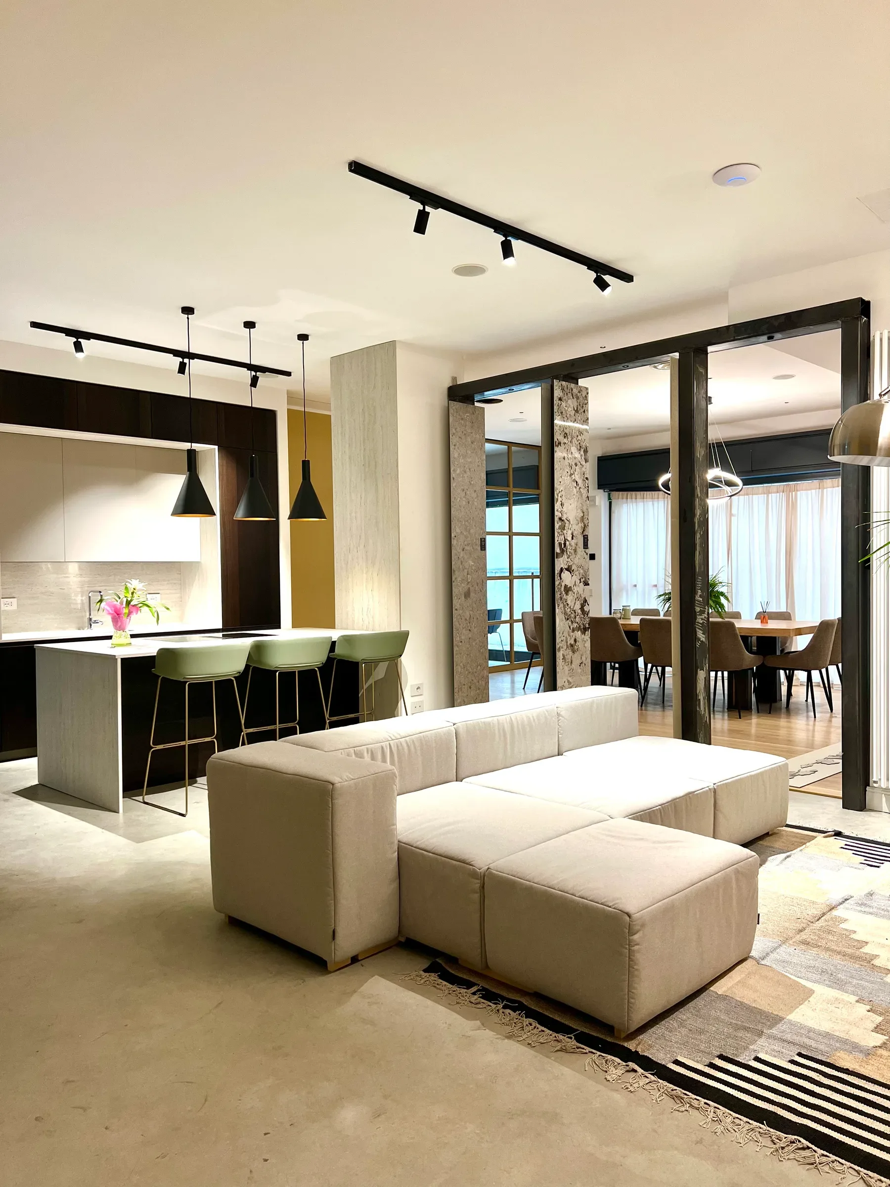 SHOWROOM QUALIS — IMG_3875 2